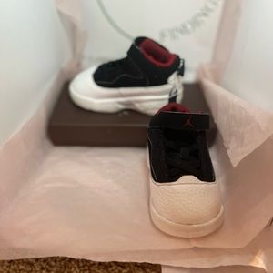 Jordan Max Aura 4 Little Kids' Shoes in Black, Size: 5C